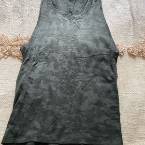 Lululemon camo tank